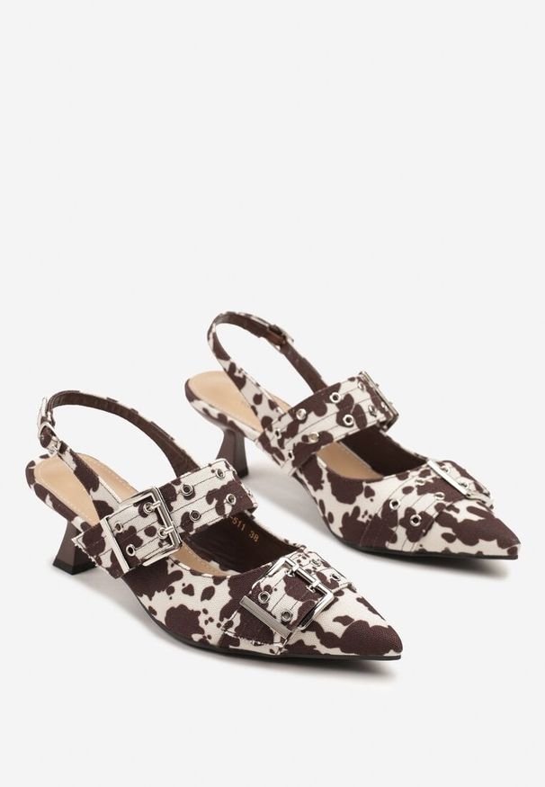 Renee - Brązowe Sandały Slingback na Kaczuszce Zdobione Nitami i Klamrami Leaelia. Okazja: na co dzień. Zapięcie: klamry. Kolor: brązowy. Wzór: aplikacja. Obcas: na szpilce. Styl: elegancki, casual