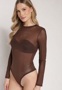 Born2be - Brązowe Gładkie Body z Długimi Rękawami Teuma. Kolor: brązowy. Długość rękawa: długi rękaw. Długość: długie. Wzór: gładki #2