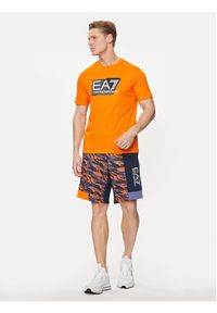 EA7 Emporio Armani Szorty sportowe 3DPS60 PJEQZ 2605 Pomarańczowy Regular Fit. Okazja: na plażę. Kolor: pomarańczowy. Materiał: syntetyk. Styl: sportowy