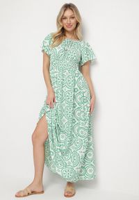 Born2be - Zielono-Biała Rozkloszowana Sukienka z Bawełną i Abstrakcyjnym Wzorem Ldivoria. Okazja: na imprezę, na spacer. Kolor: zielony. Materiał: bawełna. Styl: elegancki