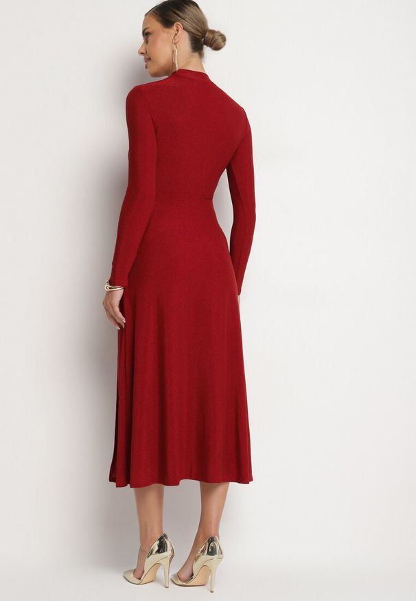 Born2be - Bordowa Sukienka z Wiskozą Ozdobiona Brokatem w Eleganckim Stylu Werirra. Okazja: na imprezę. Kolor: czerwony. Materiał: wiskoza. Wzór: aplikacja. Styl: elegancki