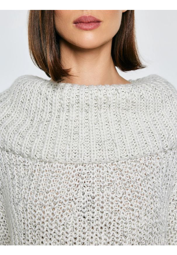 Big-Star - Sweter damski z obszernym golfem melanżowy biały Magdalena 100. Typ kołnierza: golf. Kolor: biały. Materiał: wełna, denim, materiał. Wzór: melanż. Styl: elegancki, klasyczny