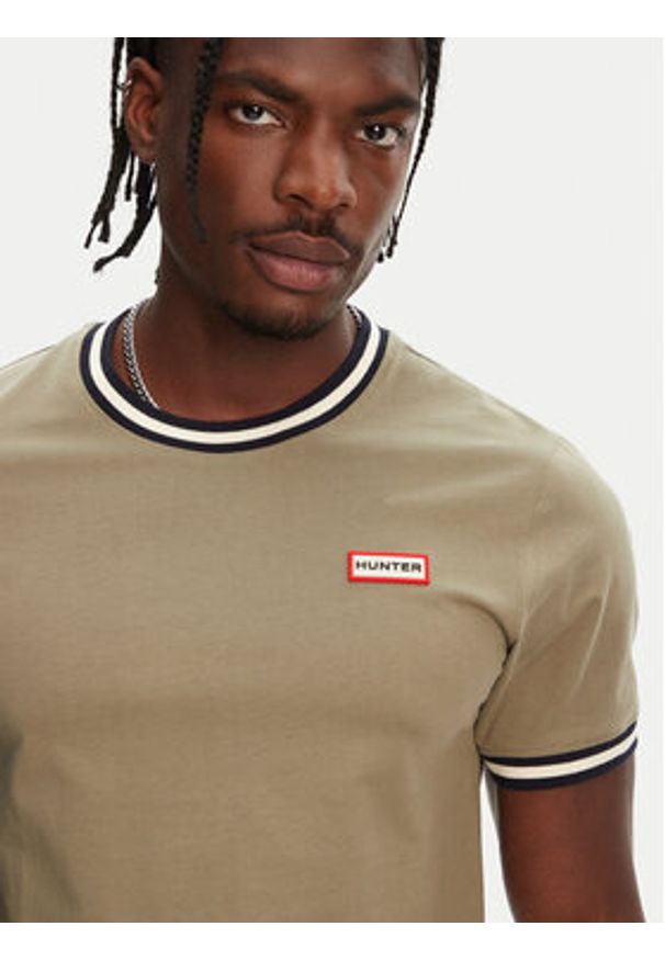 Hunter T-Shirt Eigg Ringer HARM0032251 Khaki Regular Fit. Kolor: brązowy. Materiał: bawełna