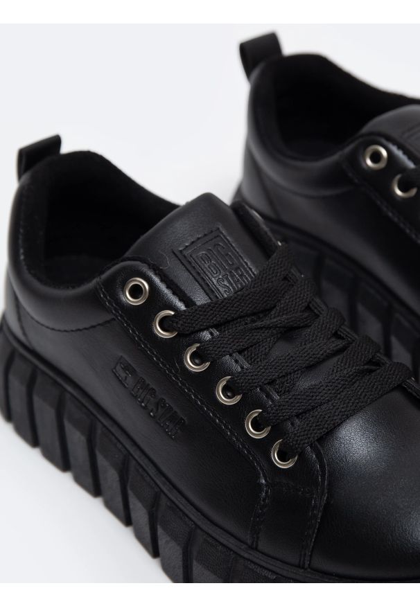 Big-Star - Sneakersy damskie czarne MM274617 906. Okazja: na co dzień, na spacer. Nosek buta: okrągły. Kolor: czarny. Materiał: guma, skóra ekologiczna. Sport: turystyka piesza