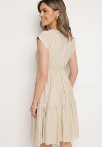Born2be - Beżowa Wiskozowa Sukienka o Rozkloszowanym Kroju Lizena. Okazja: na co dzień, na imprezę. Kolor: beżowy. Materiał: wiskoza. Sezon: wiosna, lato. Styl: casual, klasyczny #7