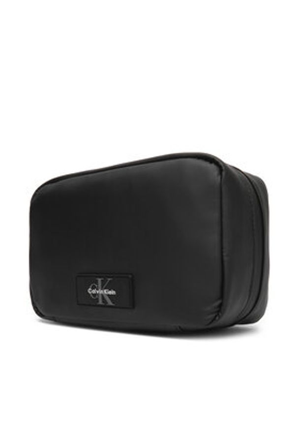 Calvin Klein Kosmetyczka Utility Dopp Kit W/ Hanger LV04D1135G Czarny. Kolor: czarny. Materiał: materiał