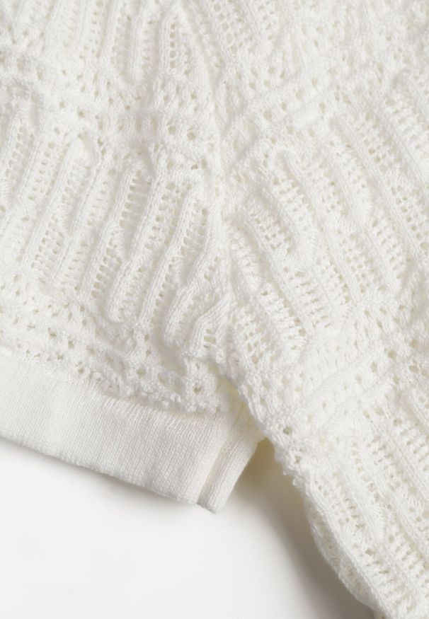 Born2be - Beżowa Szydełkowa Bluzka z Wiskozy z Guzikami i Kołnierzykiem Calime. Okazja: na co dzień. Kolor: beżowy. Materiał: wiskoza. Styl: casual, klasyczny