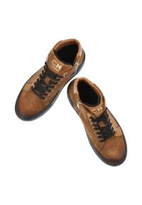 Brązowe Sneakersy CheBello Wygodne Skórzane Buty Damskie. Okazja: na co dzień. Kolor: brązowy. Materiał: skóra. Szerokość cholewki: normalna. Styl: casual #9
