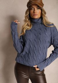 Renee - Granatowy Golf z Imitacją Splotu ze Ściągaczami Giovarella. Okazja: na spotkanie biznesowe. Typ kołnierza: golf. Kolor: niebieski. Materiał: jeans. Długość rękawa: długi rękaw. Długość: długie. Wzór: ze splotem. Styl: biznesowy, elegancki