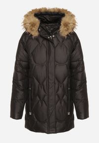 Born2be - Czarna Pikowana Kurtka z Kapturem z Futerkiem Oliresa. Okazja: na co dzień. Typ kołnierza: kaptur. Kolor: czarny. Materiał: futro. Styl: casual, sportowy #2