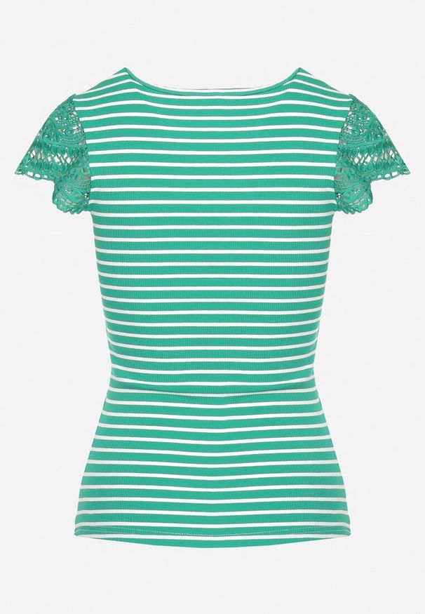 Born2be - Zielony Bawełniany T-shirt z Prążkowanego Materiału z Koronkowym Dekoltem i Rękawkami Hyacintia. Kolor: zielony. Materiał: koronka, materiał, prążkowany, bawełna. Długość rękawa: krótki rękaw