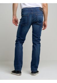 Big-Star - Spodnie jeans męskie dopasowane Tobias 510. Stan: obniżony. Kolor: niebieski. Wzór: napisy