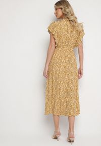 Born2be - Żółta Bawełniana Sukienka Rozkloszowana w Cętki z Ozdobnymi Guzikami Alulune. Okazja: na co dzień. Typ kołnierza: dekolt w kształcie V. Kolor: żółty. Materiał: bawełna. Długość rękawa: krótki rękaw. Styl: casual, elegancki #2