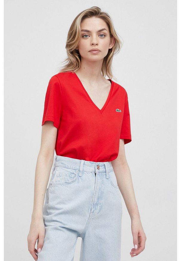 Lacoste t-shirt bawełniany TF8392 kolor czerwony. Kolor: czerwony. Materiał: bawełna. Długość rękawa: krótki rękaw. Długość: krótkie. Wzór: gładki