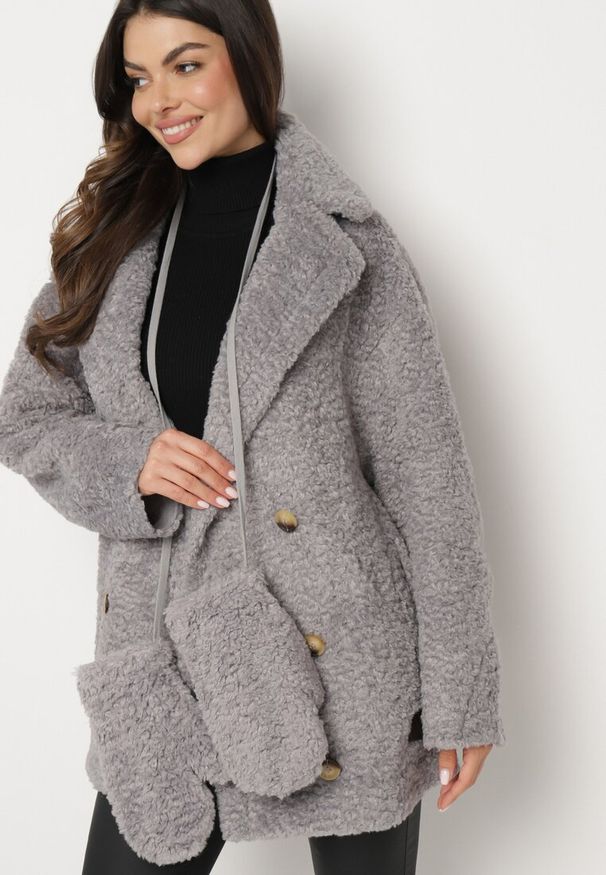 Born2be - Szara Futrzana Kurtka Płaszcz Dwurzędowy z Dołączonymi Rękawiczkami Hetista. Okazja: na co dzień. Kolor: szary. Materiał: futro. Styl: elegancki, casual