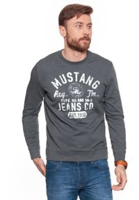 Mustang - BLUZA MUSTANG MĘSKA Logo Sweatshirt 1007641 4151. Kolor: szary. Wzór: melanż, nadruk #1