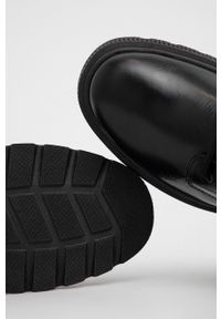 Kurt Geiger London Botki skórzane damskie kolor czarny na platformie. Nosek buta: okrągły. Kolor: czarny. Materiał: skóra. Obcas: na platformie #4