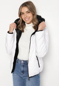 Born2be - Biała Pikowana Kurtka z Kapturem o Dwustronnym Kroju Tahalia. Okazja: na spacer. Typ kołnierza: kaptur. Kolor: biały. Materiał: dzianina, poliester, wełna, jeans, futro #2