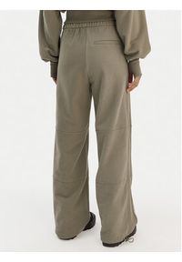 Adidas - adidas Spodnie dresowe JM1099 Zielony Regular Fit. Kolor: zielony. Materiał: bawełna #2