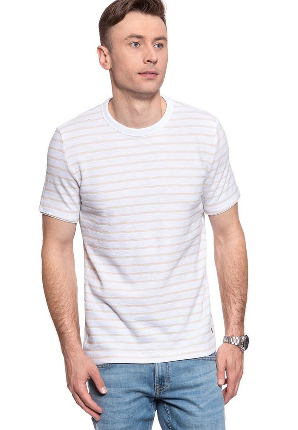 Mustang - MĘSKI T-SHIRT MUSTANG ALEX C PRINT +DL 1009509 11758. Wzór: nadruk