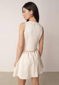 Born2be - Jasnobeżowy Elegancki Komplet Kamizelka i Rozkloszowana Spódnica z Guzikami Merireida. Kolor: beżowy #6