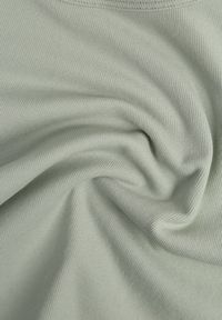 Born2be - Zielony Gładki T-shirt o Krótszym Kroju Errora. Okazja: na co dzień. Kolor: zielony. Materiał: materiał, jeans. Długość: krótkie. Wzór: gładki. Styl: casual #7