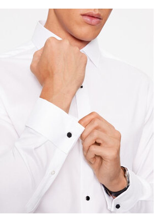 Eterna Koszula 8218/F659 Biały Slim Fit. Kolor: biały. Materiał: bawełna