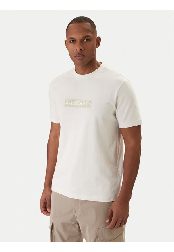 Napapijri T-Shirt S-Box Logo NP0A4IFL Écru Regular Fit. Kolor: kremowy. Materiał: bawełna