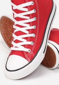 Born2be - Czerwone Trampki Nonagina. Wysokość cholewki: za kostkę. Nosek buta: okrągły. Zapięcie: sznurówki. Kolor: czerwony. Materiał: materiał, guma, jeans. Szerokość cholewki: normalna. Wzór: aplikacja. Obcas: na płaskiej podeszwie. Styl: klasyczny #6