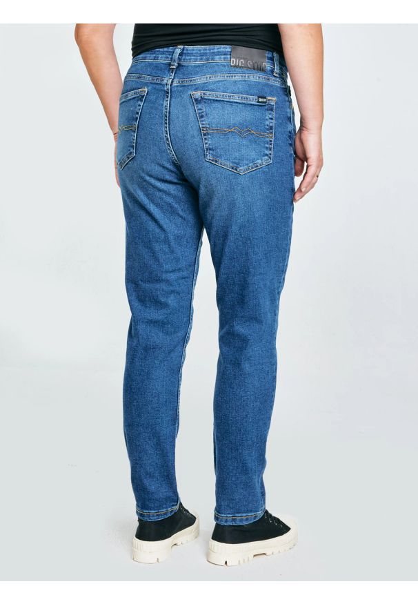 Big-Star - Jeansy damskie granatowe Maggie 546. Okazja: na co dzień. Kolor: niebieski. Styl: casual, elegancki, klasyczny