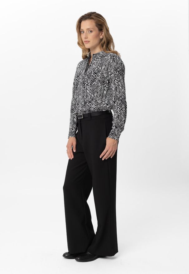 Volcano - Eleganckie spodnie z szeroką nogawką R-MILEN. Kolor: czarny. Materiał: materiał, tkanina. Długość: długie. Styl: elegancki