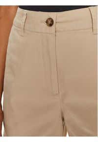 GANT - Gant Szorty materiałowe Chino 4020078 Beżowy Slim Fit. Kolor: beżowy. Materiał: bawełna #3