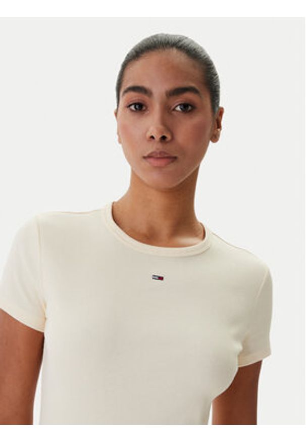Tommy Jeans T-Shirt Essential DW0DW17383 Beżowy Slim Fit. Kolor: beżowy. Materiał: bawełna