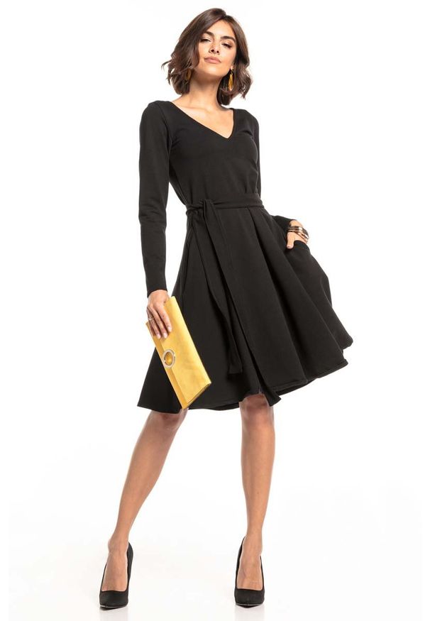 Tessita - Czarna Rozkloszowana Sukienka w Szpic. Kolor: czarny. Materiał: bawełna, poliester, elastan