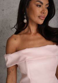 Renee - Różowa Koktajlowa Sukienka Hiszpanka VICES Typu Bombka Iaonara. Typ kołnierza: dekolt hiszpanka. Kolor: różowy. Materiał: poliester. Typ sukienki: bombki. Styl: wizytowy #8