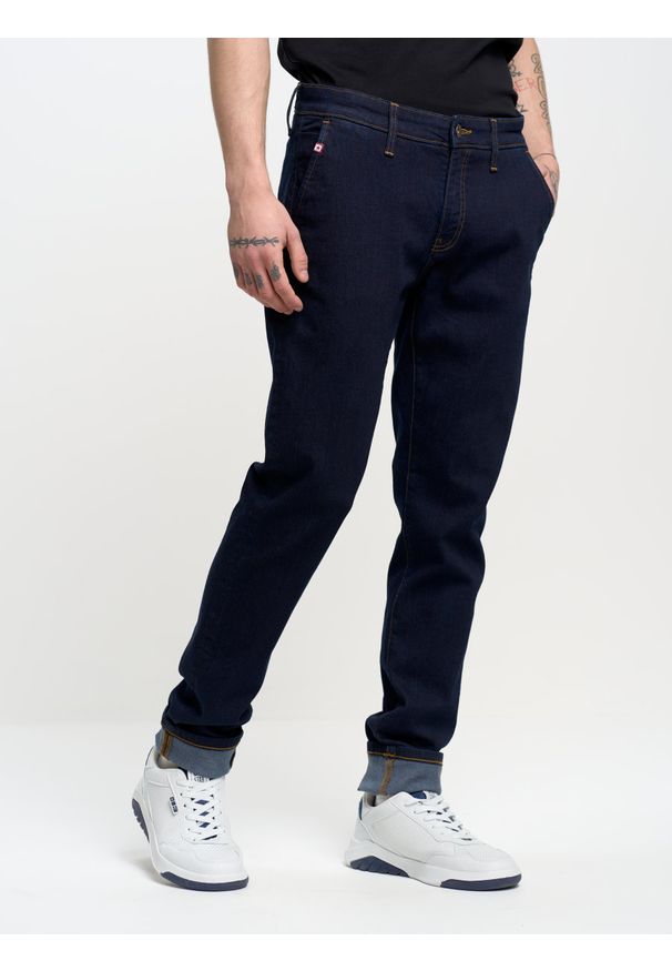 Big-Star - Spodnie chinosy męskie jeansowe granatowe Logan 784. Kolor: niebieski