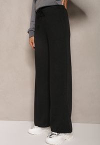 Renee - Czarne Spodnie Dzianinowe o Szerokim Kroju High Waist z Gumką w Pasie i Sznurkiem Creitta. Okazja: na co dzień. Stan: podwyższony. Kolor: czarny. Materiał: dzianina. Styl: casual #5