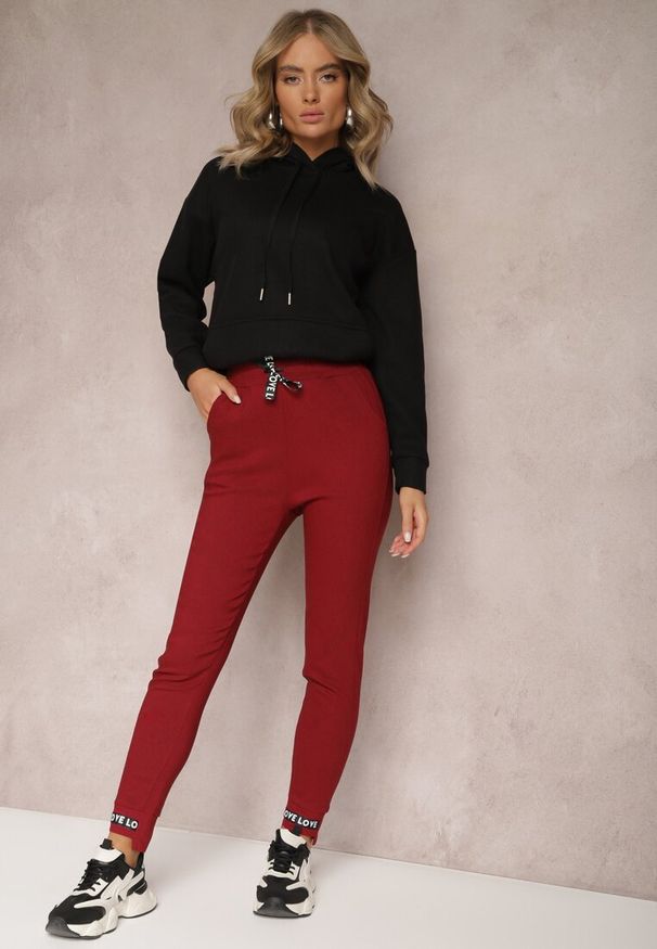 Renee - Bordowe Spodnie Bawełniane z Gumką w Pasie Bulara. Kolor: czerwony. Materiał: bawełna