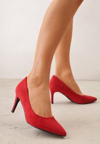 Renee - Czerwone Czółenka VICES na Smukłym Obcasie z Wkładką ze Skóry Naturalnej Grynora. Okazja: na imprezę. Kolor: czerwony. Materiał: skóra. Obcas: na obcasie. Styl: klasyczny, elegancki. Wysokość obcasa: średni #8
