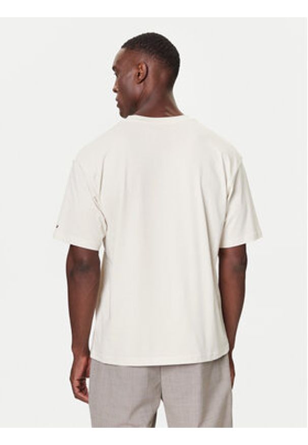 TOMMY HILFIGER - Tommy Hilfiger T-Shirt UM0UM03685 Écru Relaxed Fit. Materiał: bawełna