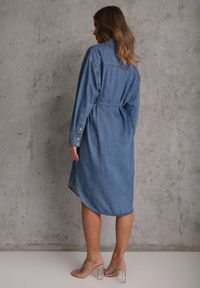 Renee - Niebieska Jeansowa Sukienka Koszulowa Oversize z Bawełną i Paskiem Cianatra. Okazja: na co dzień. Kolor: niebieski. Materiał: jeans, bawełna. Typ sukienki: koszulowe, oversize. Styl: wizytowy, casual #8