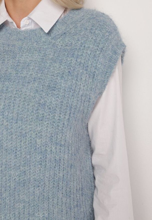 Born2be - Niebieska Prążkowana Kamizelka z Wełną w Stylu Sweterka Sintille. Kolor: niebieski. Materiał: prążkowany, wełna. Wzór: aplikacja, prążki. Styl: elegancki