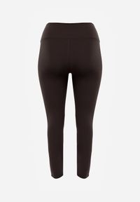 Born2be - Brązowe Gładkie Legginsy z Wysokim Stanem i Panelem Podkreślającym Talię Noseno. Okazja: na co dzień. Stan: podwyższony. Kolekcja: plus size. Kolor: brązowy. Długość: krótkie. Wzór: gładki. Styl: casual, sportowy #7