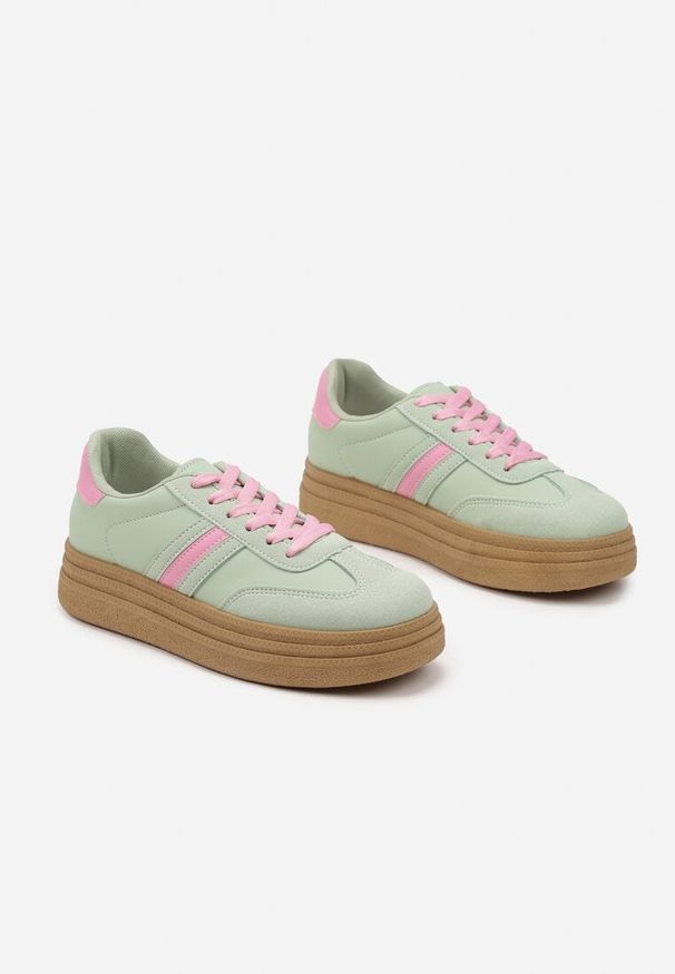 Born2be - Jasnozielone Sneakersy na Platformie w Stylu Kultowych Tenisówek Gonoriel. Okazja: na co dzień. Kolor: zielony. Materiał: jeans. Obcas: na platformie