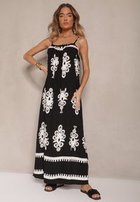 Renee - Czarna Rozkloszowana Sukienka na Ramiączkach w Ornamentalny Print Reveleine. Okazja: na co dzień. Typ kołnierza: dekolt w serek. Kolor: czarny. Długość rękawa: na ramiączkach. Wzór: nadruk. Styl: casual