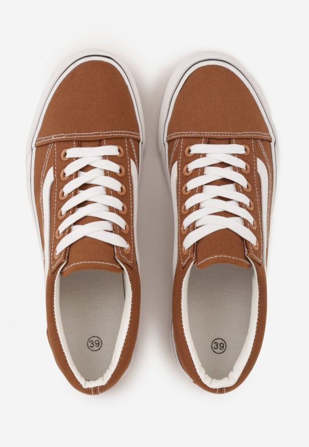 Renee - Brązowe Tenisówki Trampki z Niską Cholewką Ozdobione Geometrycznym Wzorem Wioressa. Wysokość cholewki: przed kostkę. Kolor: brązowy. Materiał: jeans. Szerokość cholewki: normalna. Wzór: aplikacja, geometria. Styl: sportowy