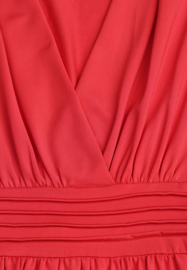 Born2be - Czerwona Rozkloszowana Sukienka z Wiskozą Selithiel. Okazja: na wesele, na imprezę, na ślub cywilny. Typ kołnierza: dekolt w serek. Kolor: czerwony. Materiał: wiskoza. Styl: elegancki