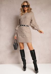 Renee - Ciemnobeżowy Długi Sweter Oversize z Wypukłym Splotem All Over Somet. Kolor: beżowy. Długość: długie. Wzór: ze splotem. Styl: elegancki #4