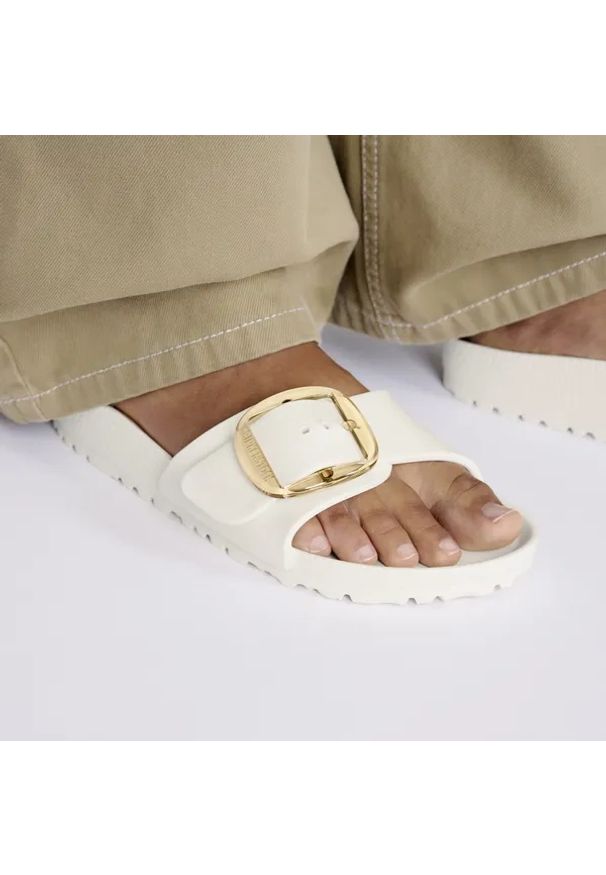 Birkenstock - BIRKENSTOCK Madrid Big Buckle EVA Eggshell Klapki damskie. Okazja: na co dzień, na plażę. Kolor: kremowy. Materiał: materiał. Sezon: lato. Styl: casual, elegancki, wakacyjny, klasyczny