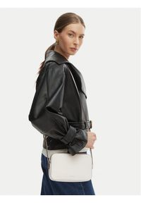 Calvin Klein Torebka Foil Logo Elongated Camera Bag LV04F3276G Biały. Kolor: biały. Materiał: skórzane #1